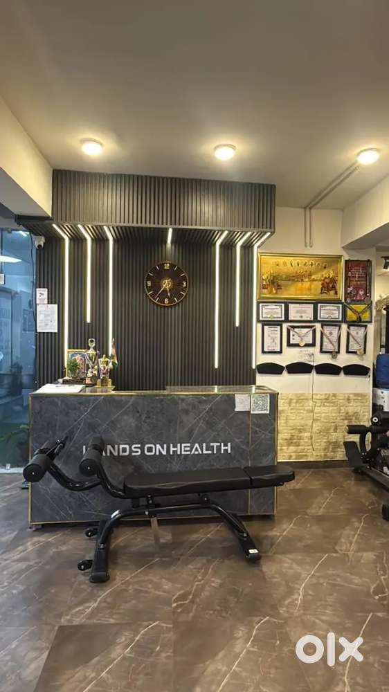 Selling this new gym machine all branded with powerlifting setup