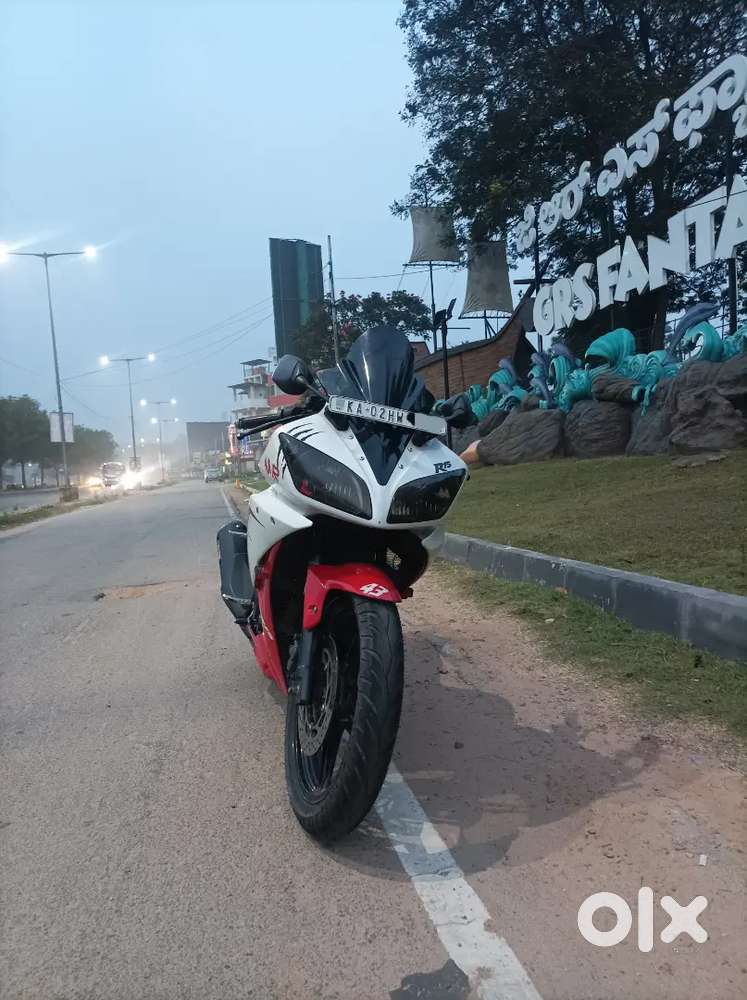 R15 v2 good condition for sale