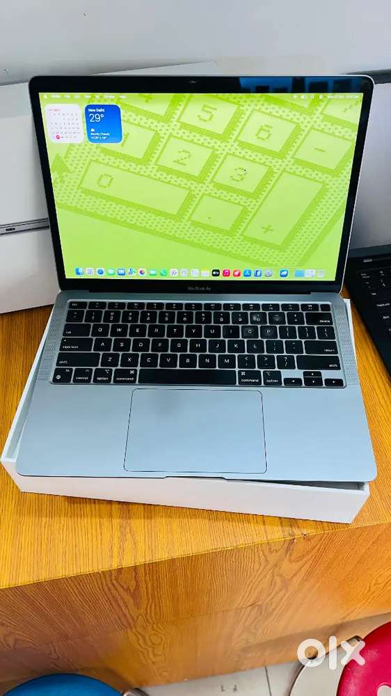 MacBook Air M1 Chip (8/256gb) Excellent Condition