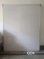 White Board (5' * 4')