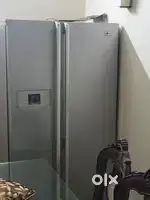 Double door refrigerator