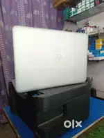 Hp laptop 8 gb ram he 256 gb storages he display me sirf ek line he