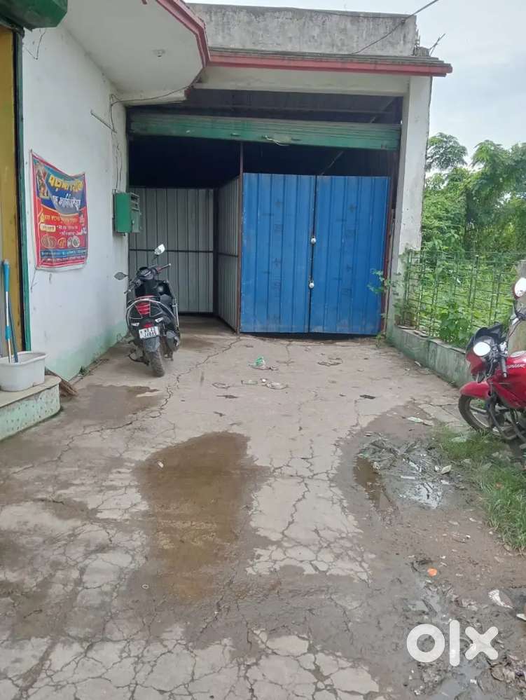 Urgently required a renter ..it's on highway...halishahar