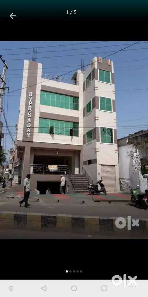 Commercial space on rent Naaz Centre two floors