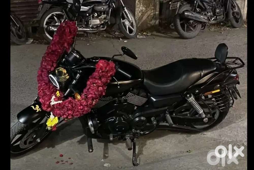 JH passing Harley Davidson with screeming eagle exaust