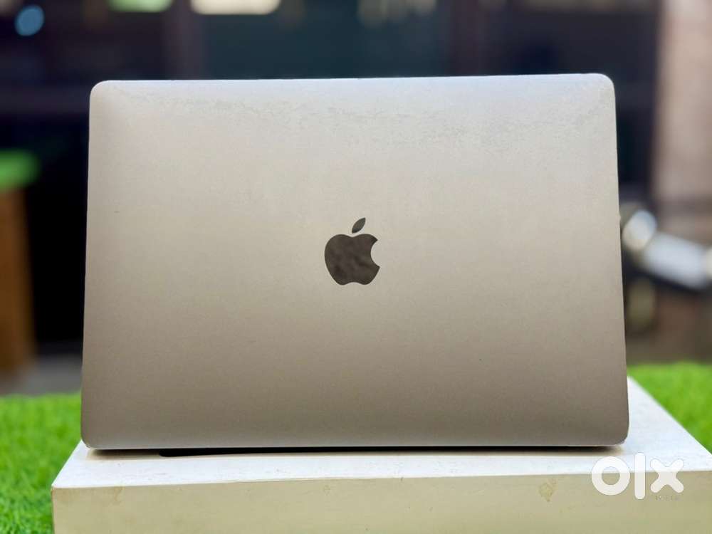 2023 MacBook Pro i5 / 16GB / 512GB SSD / Touch Bar – Mint Condition