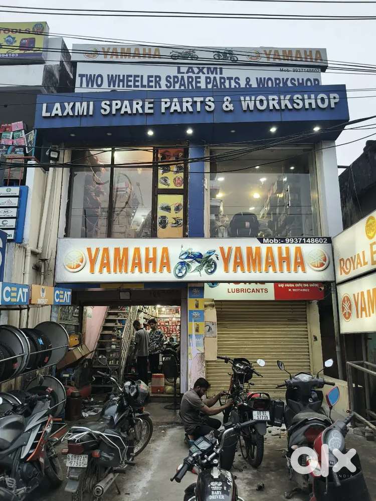 Two wheeler mechanic