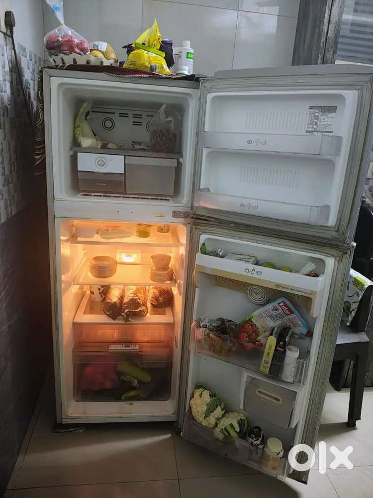 LG DOUBLE DOOR WORKING REFRIGERATOR