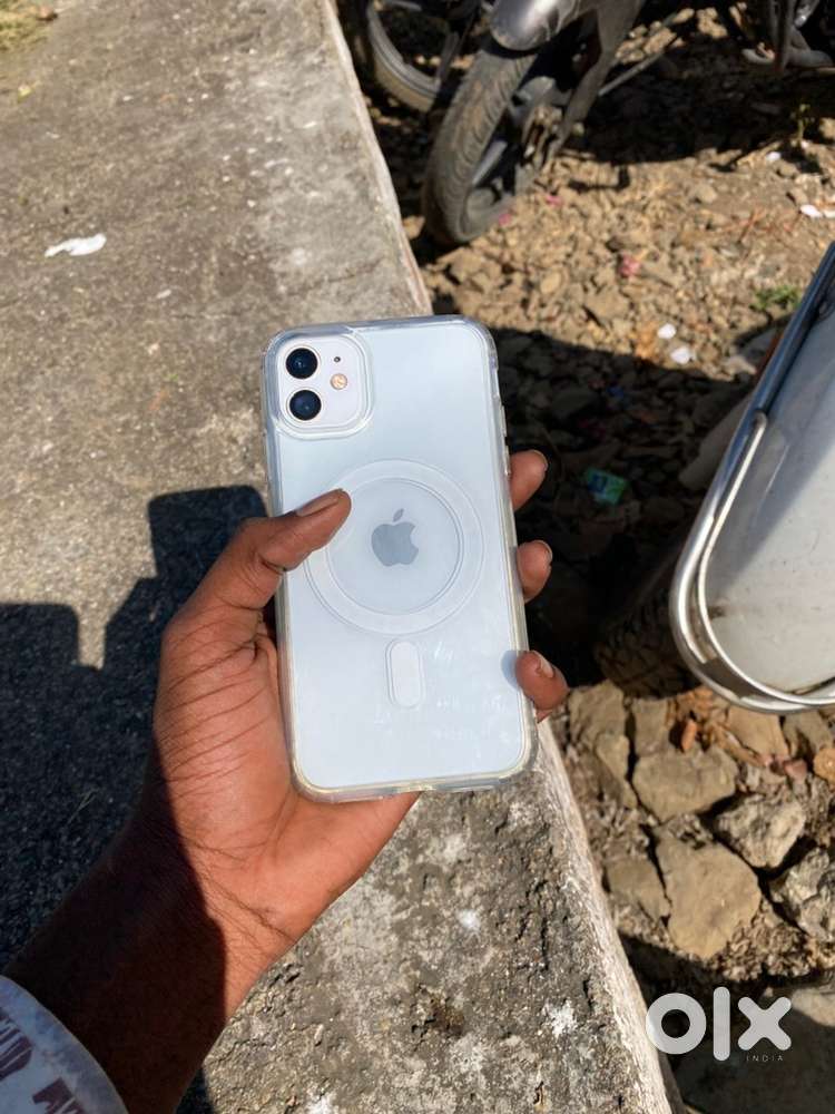 IPhone 11  64 gb white