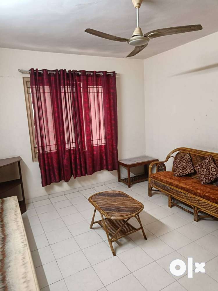 Immediately available 2bhk flat furnished for rent at Kannamoola junct