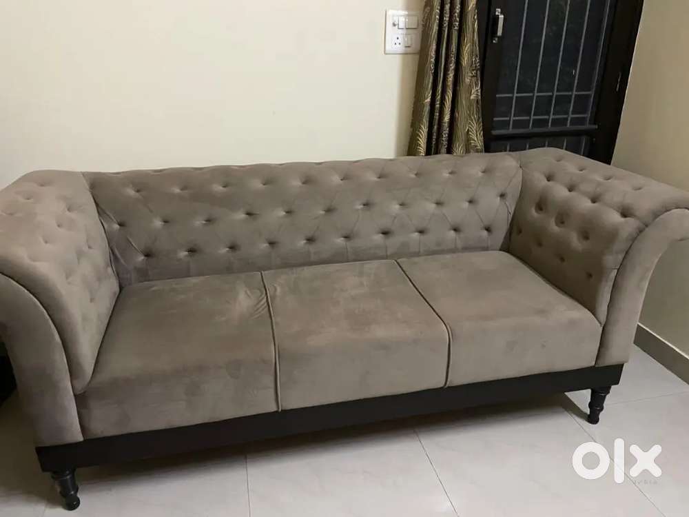Sofa set 7 seater and centre table