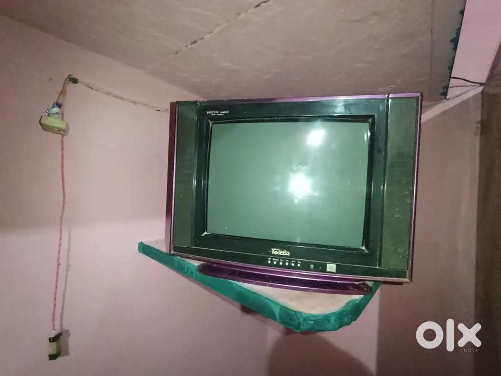 a one condition colour tv