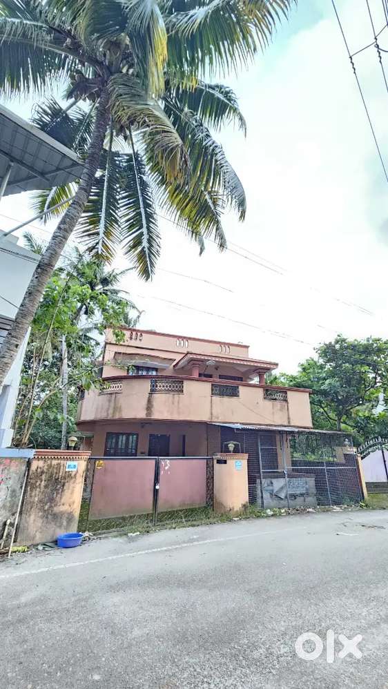 Shop and house for sale at njandoorkonam