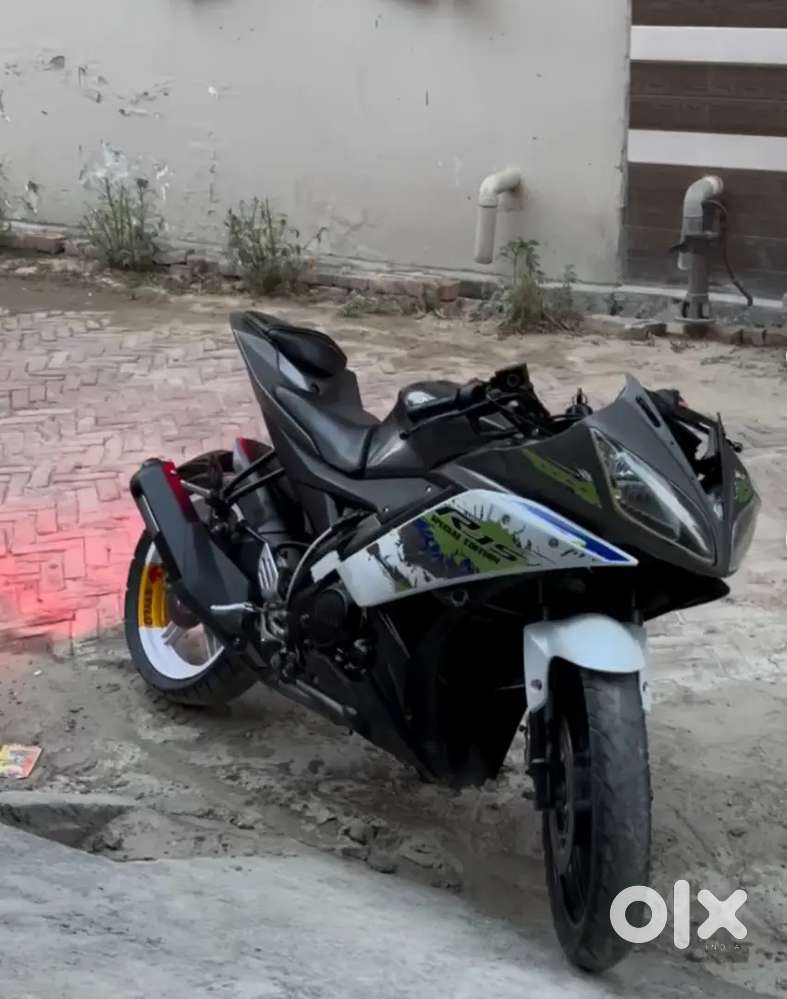 Yamaha R15 A1 condition fast owner