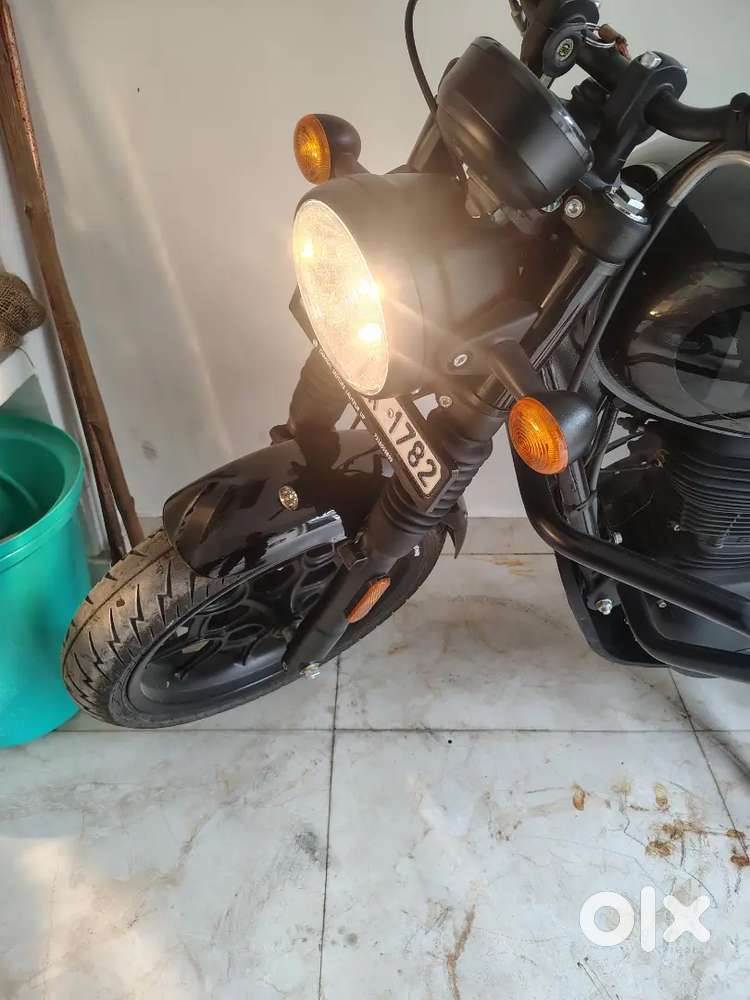 Urgent sell Royal Enfield Hunter 350 first owner modal April 2025