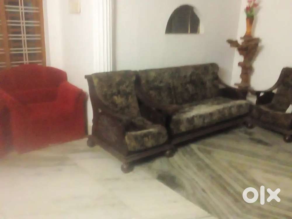 2 BHK Furnished Flat For Rent on 1st floir near Kunnamkulam