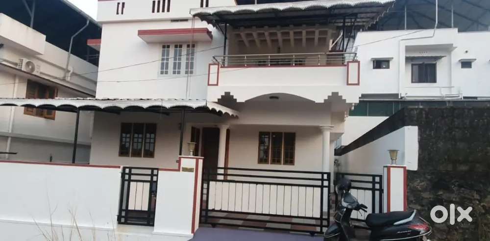 Palarivattom Alinchuvad Independent House 3bhk 22k