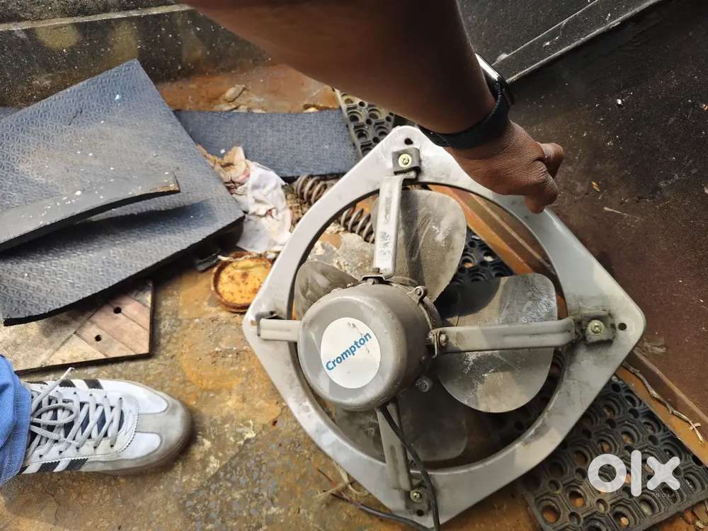 I am selling my big standfan and exhaust fan