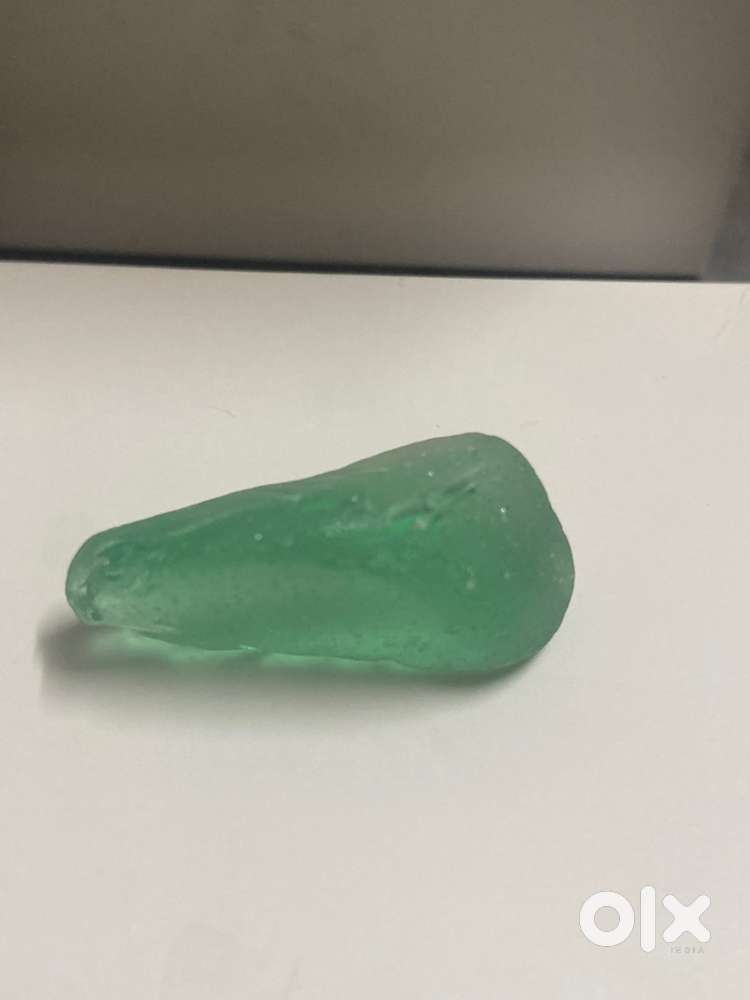 Green sapphire stone