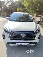 Toyota Innova Crysta ZX 2.7 AT (7-Seater) – 2022