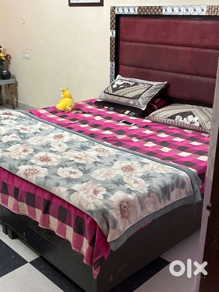 Room for pg amrit vihar