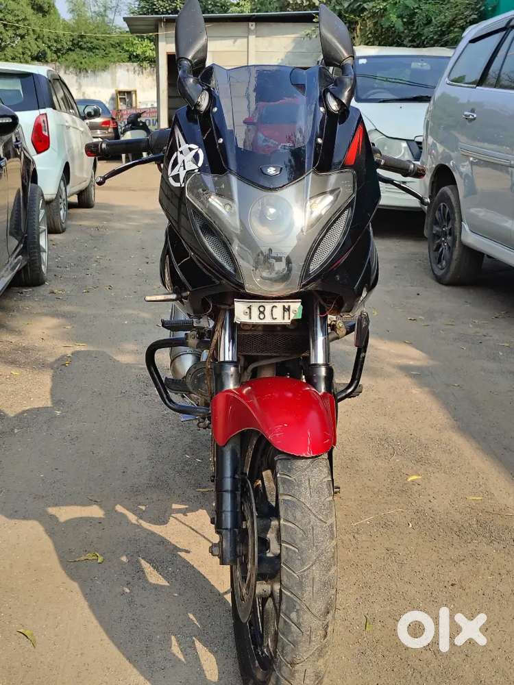 Bajaj Pulsar 220f