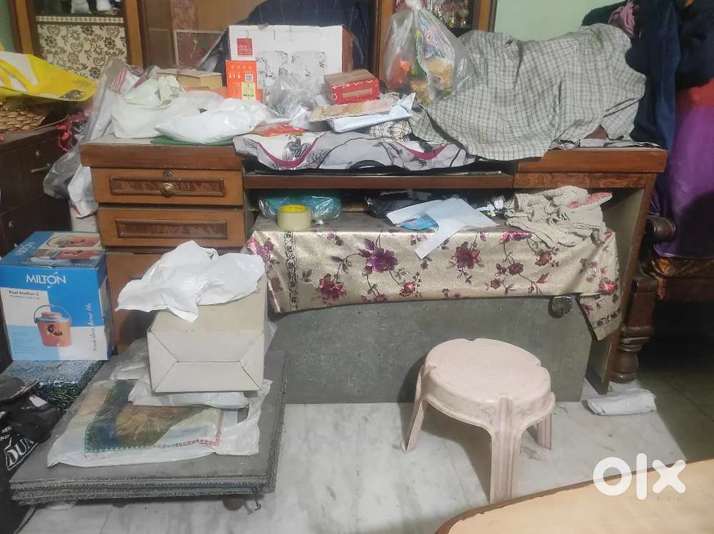 Wooden computer table