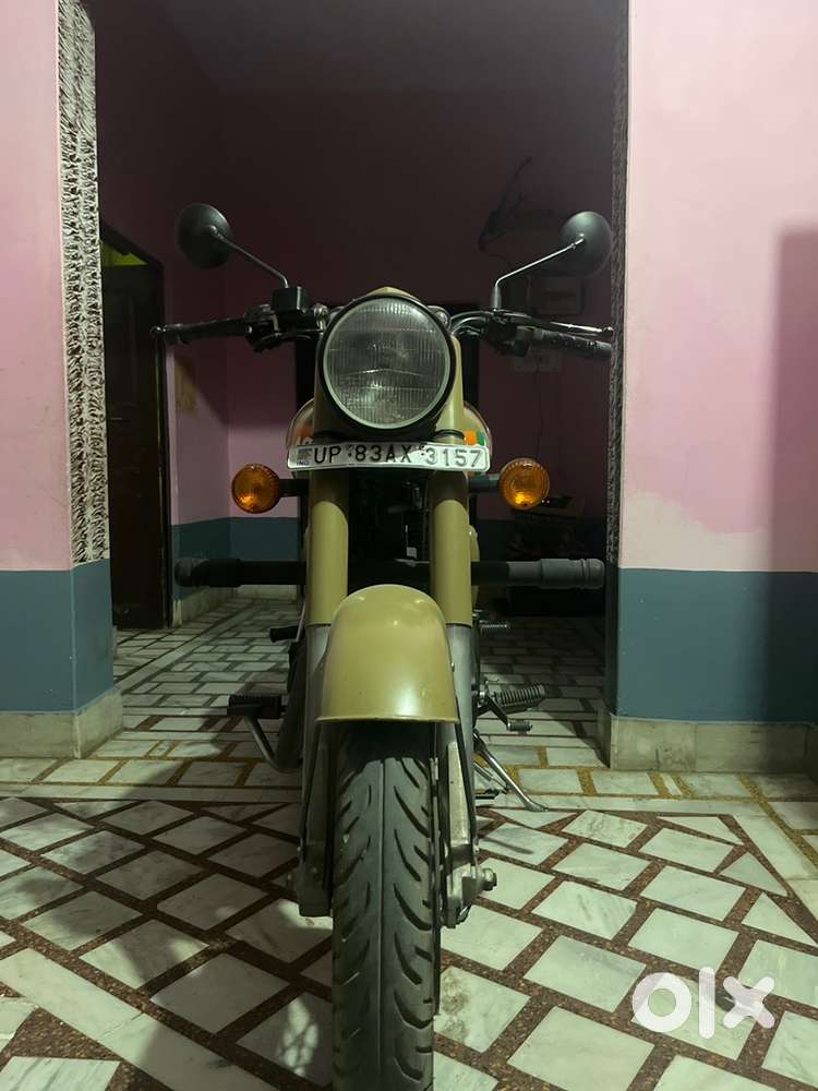 Classic 350 Brand new condition with best codition and single owner