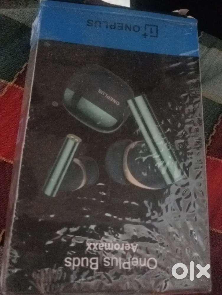 One plus earbuds brand new condition