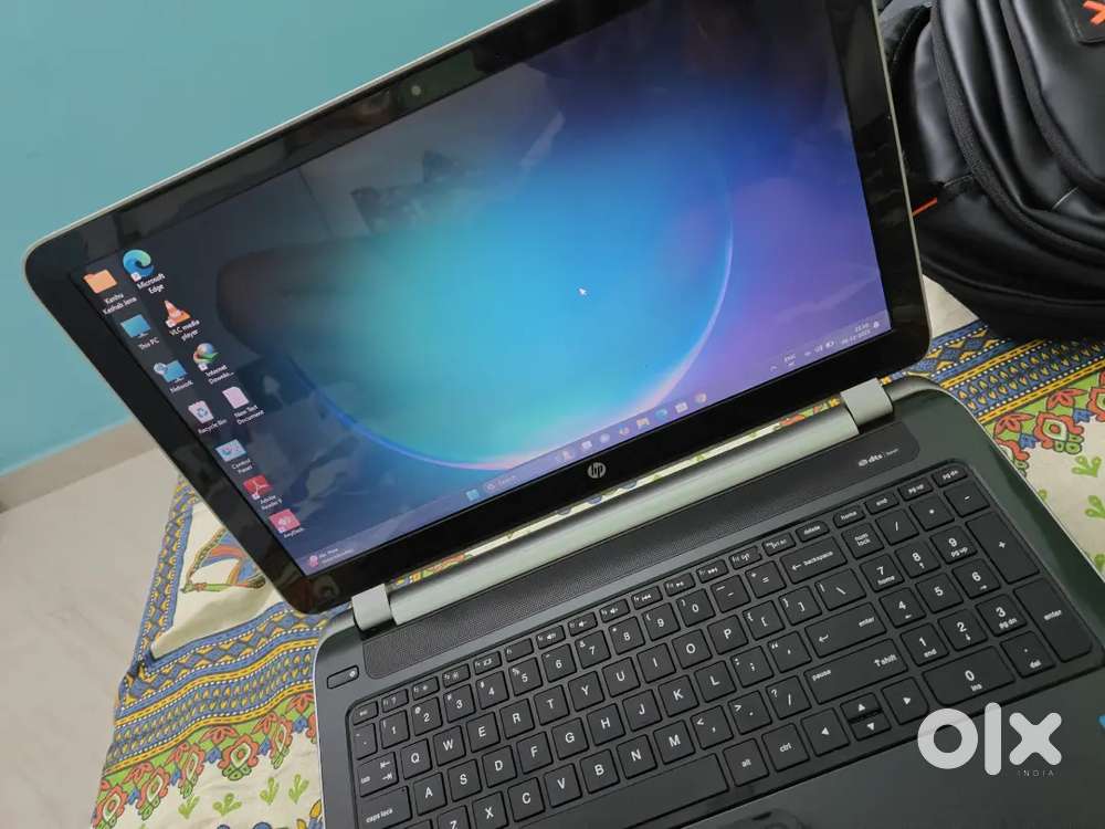 HP PAVILION 15 LAPTOP