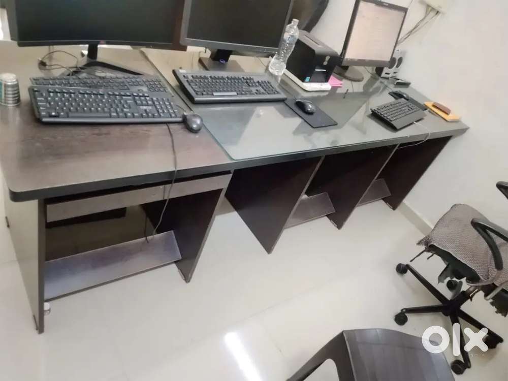 Big size computer Table