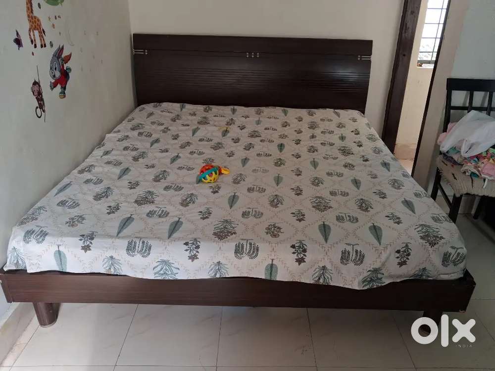 King size bed