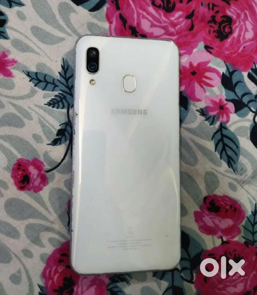Samsung a30 urgen sell