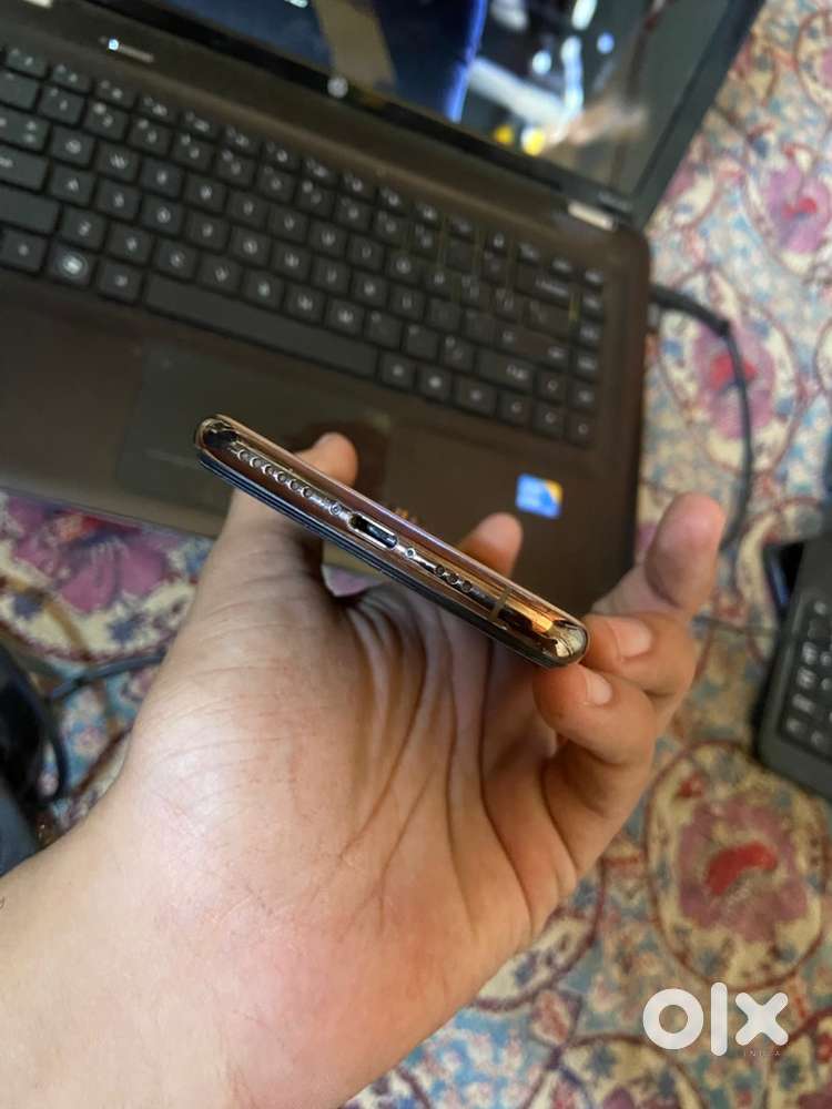 Iphone xs 64 golden