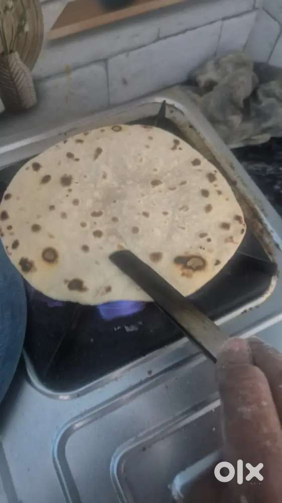 Food k liye cook nd cliner k liye ladko ki jarurat hai