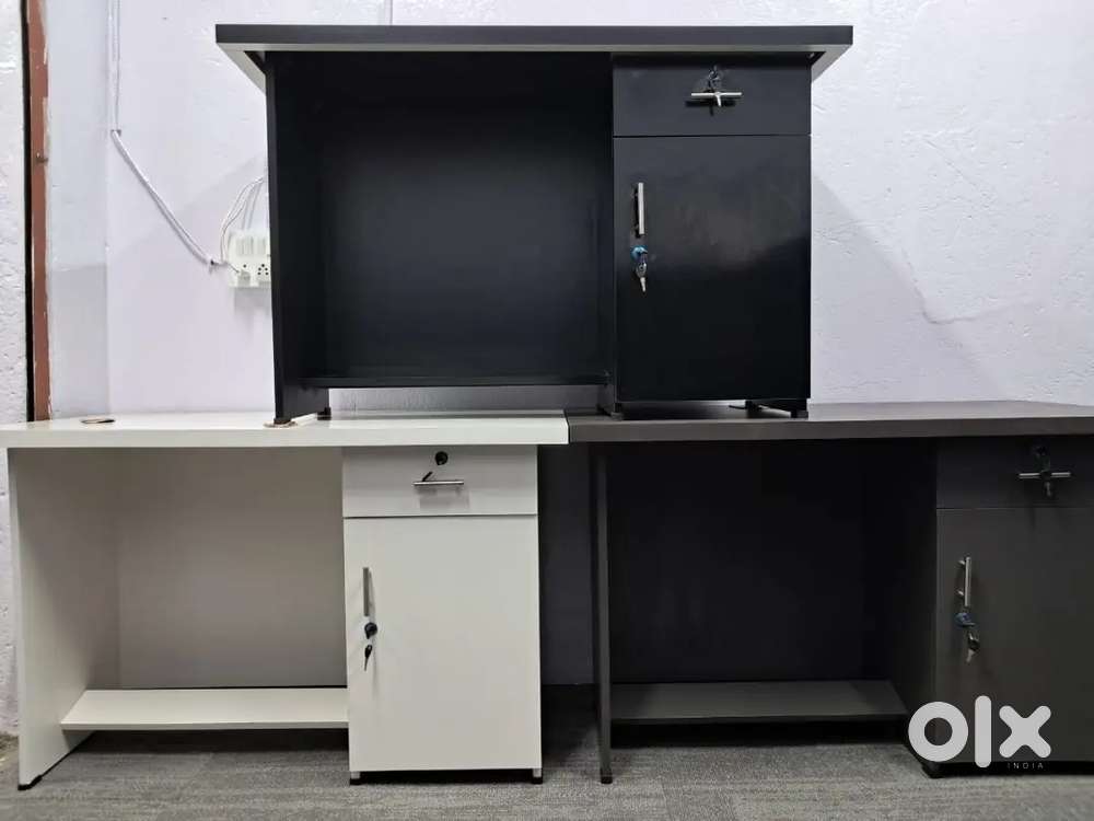 Brand new computer table with delivery