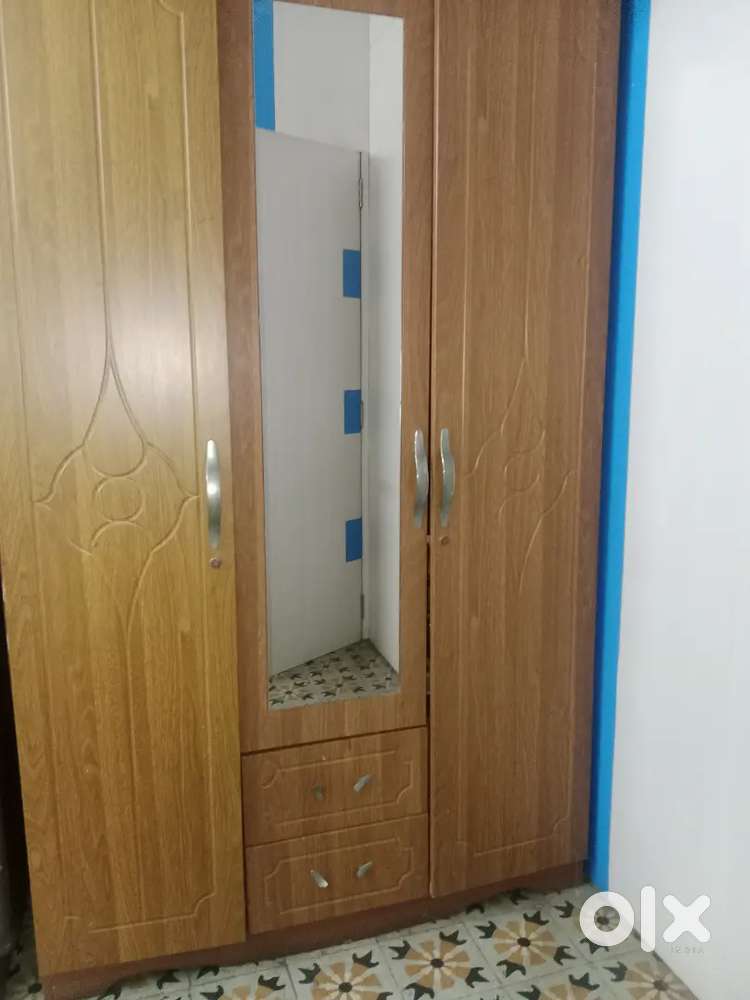 One marwari / jain vegetarian Female flatmate required