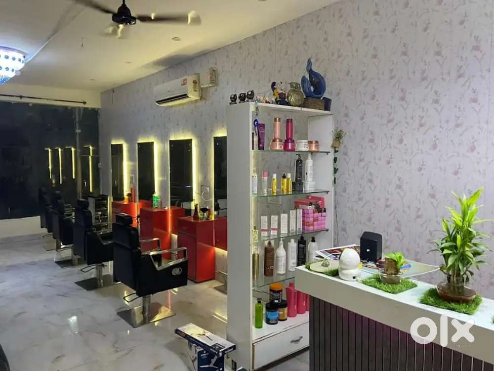 Need beautician and hairdresser