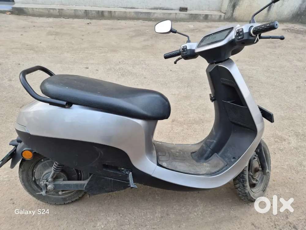 ELECTRIC SCOOTER