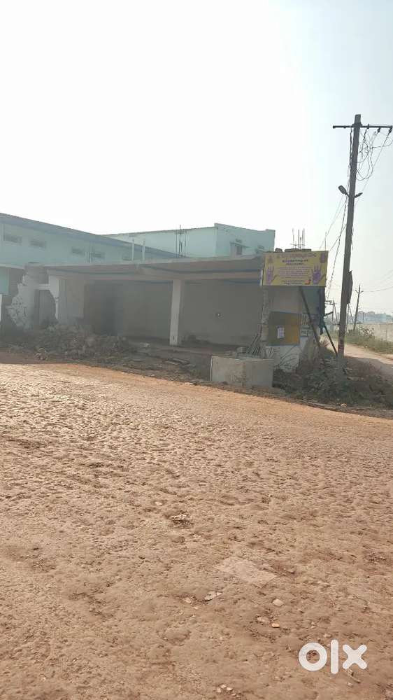 Comercial shops 200 fet road bit 4.25 cent north. Nandikotkur road bit