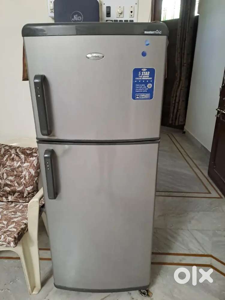 Whirpool 220L refrigerator in working condition