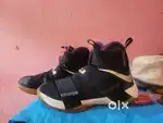 Nike Lebron soldier 10 size 7.5 (black & purple)