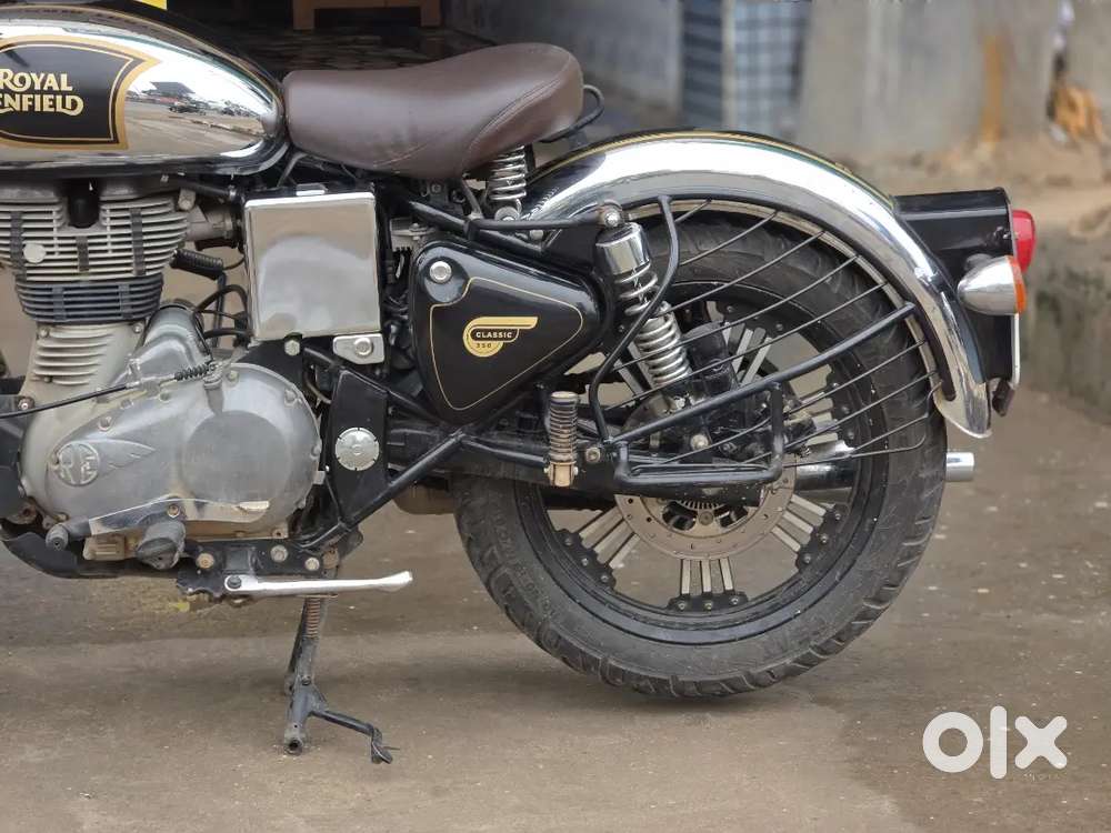 Royal enfield classic chrome black color