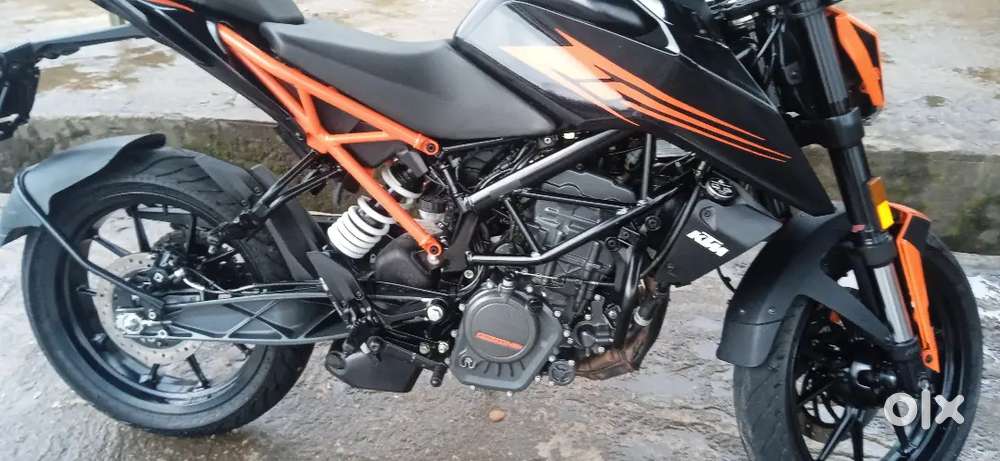 1,80000 ktm new model