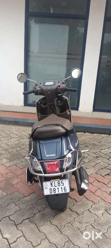 New vehicle. Full option.only 3month ago for the registration .