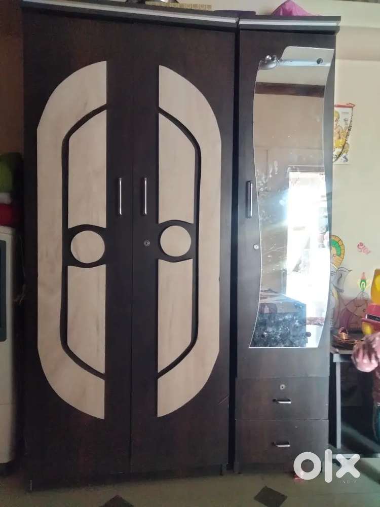 Kabat & dressing table