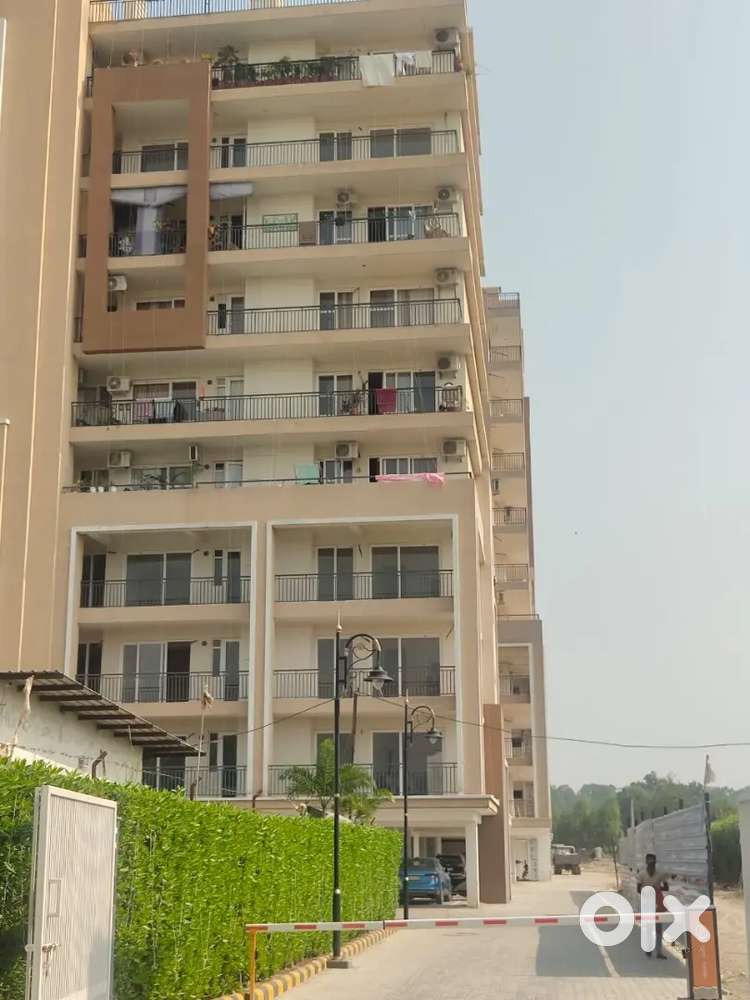 4BHK NEWLY FLAT FOR SALE