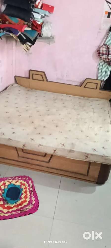 Urgent sell my pure plaii double bed