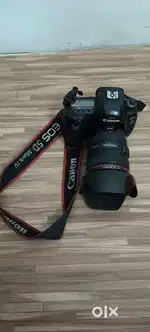 Canon EOS 5d mark 4 with 24-105mm lens full kit