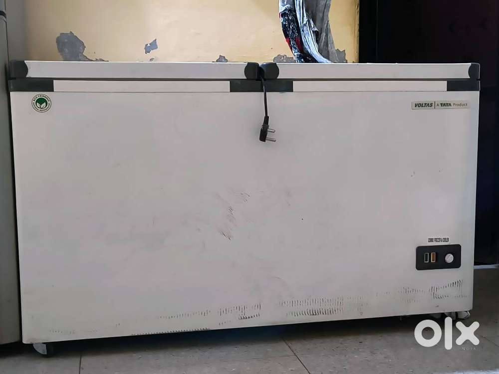 Combo D  fridge voltas company,6500ltr. 1year purana hai bs